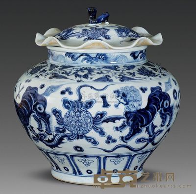 元代 青花狮舞绣球荷叶盖罐 高36.5cm；口21.5cm；底19.5cm