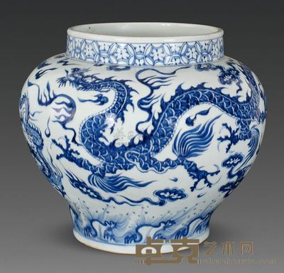 元代 青花云龙纹罐 高29.7cm；口22cm；底19.5cm