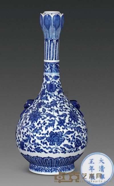 清雍正 青花缠枝花卉纹铺首莲瓣口瓶 高36.7cm；口3.5cm；底10.7cm