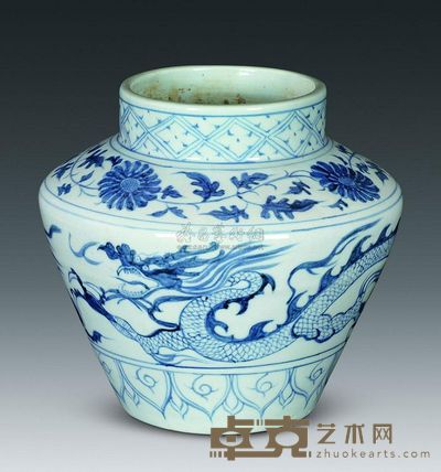 元代 青花折肩罐 高17.7cm；口11cm；底10.5cm