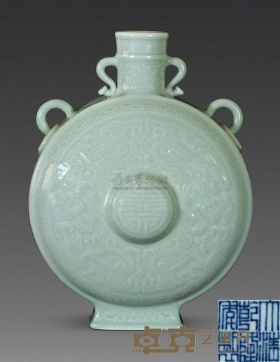 清乾隆 粉青釉浮雕博古凤纹如意耳抱月瓶 高39cm；口径7cm；底径12cm