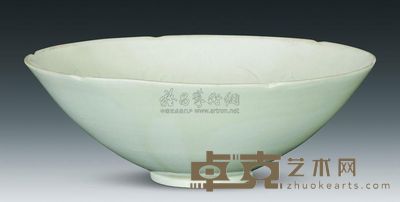 宋代 定窑划花鸳鸯花口碗 高7cm；口20cm；底6cm