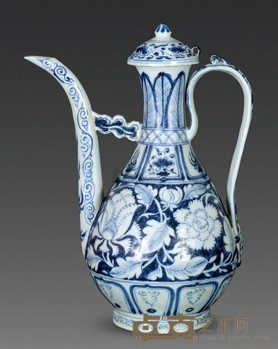 元代 青花拔白牡丹纹执壶 高38cm；口7.5cm；底12.5cm