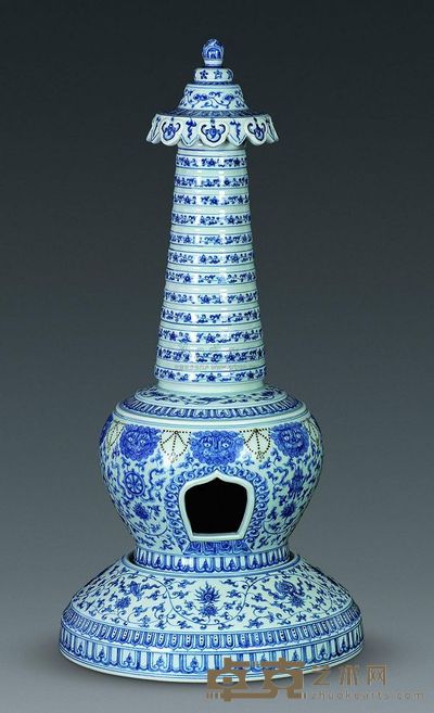 清代 青花加彩八宝纹佛塔 高49.5cm