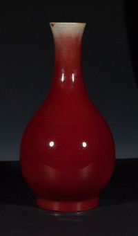 清晚期 红釉瓶