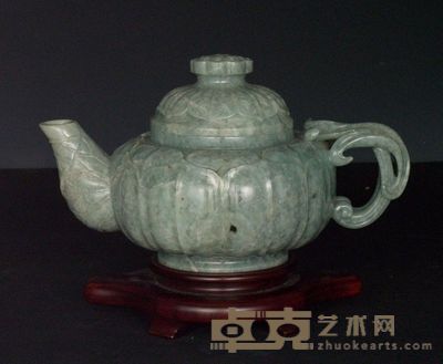 民国 翡翠雕西番莲纹茶壶