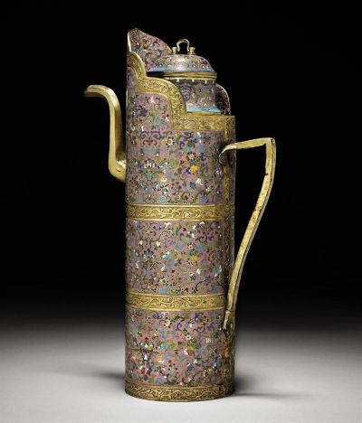 18TH CENTURY A LARGE CLOISONNÉ ENAMEL TIBETAN-STYLE EWER AND COVER，DUOMUHU