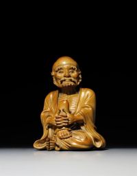 18TH CENTURY A SMALL BOXWOOD CARVING OF A LUOHAN