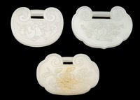 18TH CENTURY THREE PALE CELADON JADE LOCKS