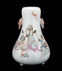 CIRCA 1900 A FAMILLE ROSE VASE