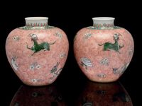 19TH CENTURY A PAIR OF CHINESE FAMILLE VERTE JARS