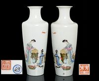 20TH CENTURY A PAIR OF FAMILLE ROSE FIGURAL VASES