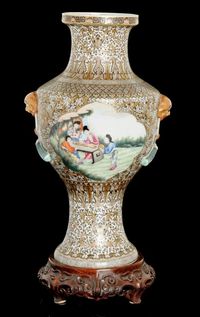 REPUBLIC PERIOD A FAMILLE ROSE AND EN GRISAILLE VASE