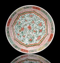 MID-17TH CENTURY A LARGE WUCAI DISH