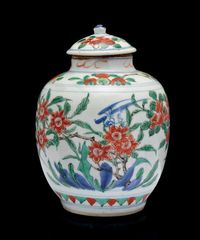 MID-17TH CENTURY A WUCAI JAR AND COVER