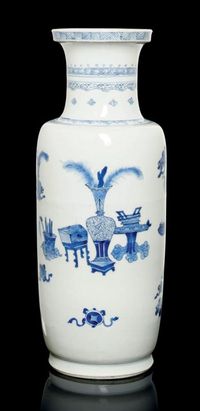 KANGXI PERIOD A BLUE AND WHITE ROULEAU VASE