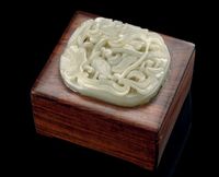 MING DYNASTY A CARVED CELADON JADE INSET WOOD BOX