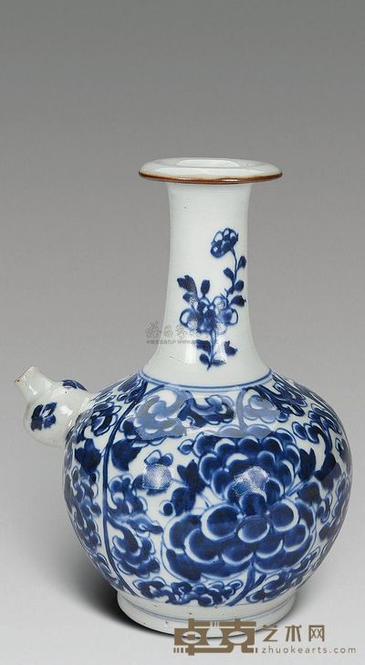清初 青花缠枝花卉军持 高19.5cm