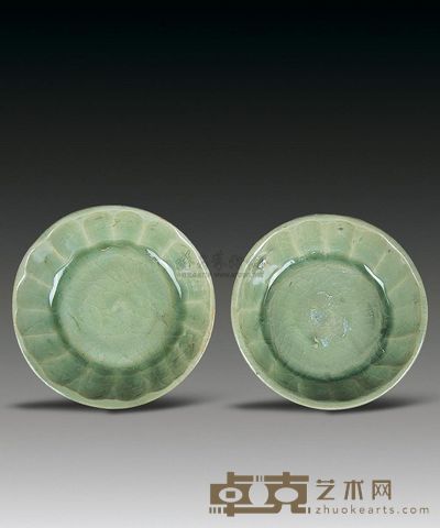 明代 龙泉小碟 (一对) 直径11cm