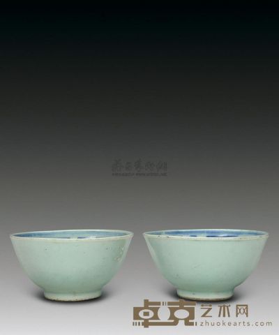 清 豆青釉青花八卦纹碗 （一对） 直径11.5cm