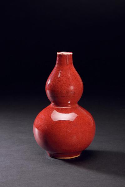 清 红釉葫芦形瓶