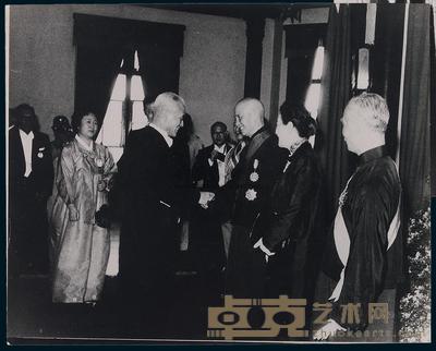 P 1953年蒋介石、宋美龄、陈诚等欢迎韩国总统李承晚夫妇访台合影一张