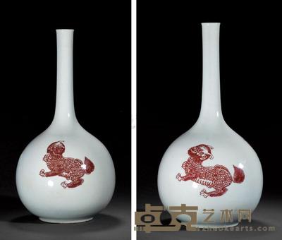 清康熙 釉里红三兽图锥把瓶 高42cm