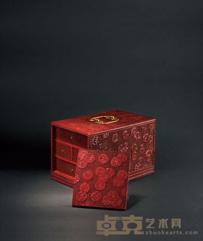 清乾隆 剔红皮球花文具箱 34.4×21×22cm