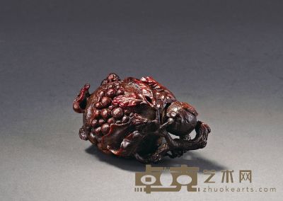 清 犀角雕石榴摆件 长9cm