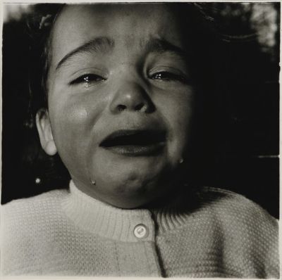 狄尔尼・阿巴斯 1965年作 哭泣的孩子