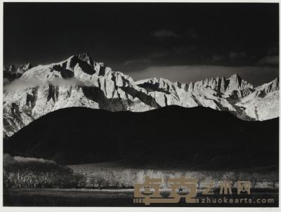 安赛尔・阿达穆斯 1944年作 冬季日出，内华达山脉 自朗派恩 43.1×58.2cm