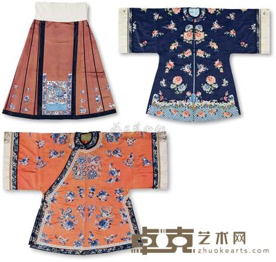 清晚期 石青缎绣牡丹瓜蝶纹女褂 红色缎绣花蝶纹宫廷短袍 绛色缎绣花蝶纹裙  （共三件） 身长117cm；袖长156cm；身长113.5cm；袖长145cm；长97cm