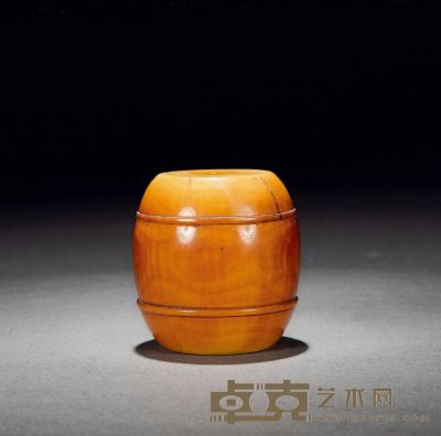 清初·象牙雕鼓墩式小盒 