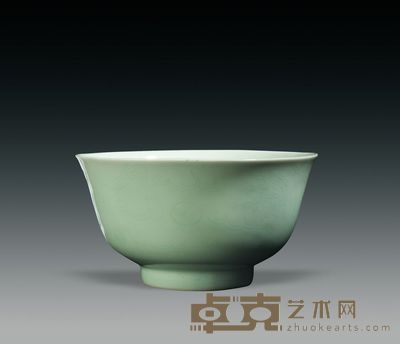 清·光绪 白釉暗刻花双龙戏珠碗 高5.5cm 口径11cm