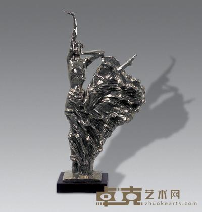 赖锡康 2010年作 城市夜空的鹰 85×41×17.5cm