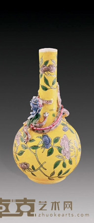 民国 黄地花卉雕龙瓶 高15.5cm